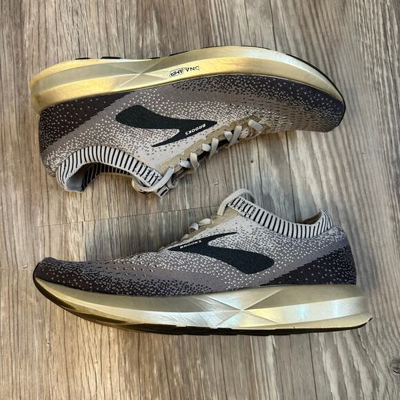 Brooks Womens Levitate 2 Gray Black Running Shoes Sneakers Size 9‎ M 1202791B060 - Picture 3 of 10